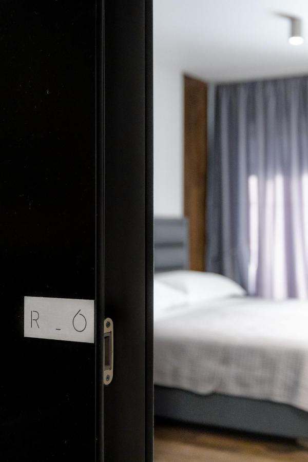 Roof 69 Rooms Σπλιτ Εξωτερικό φωτογραφία